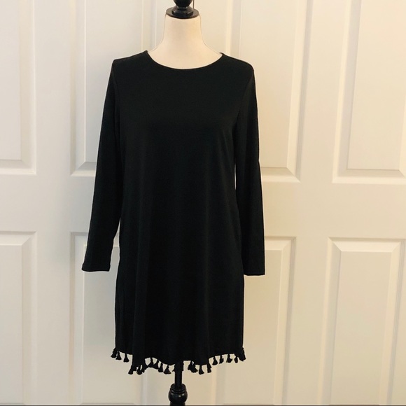 Black Tassel Pocket Dress 🎉Host Pick🎉 - Picture 2 of 5